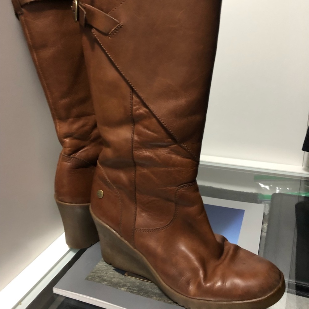 UGG Leather Sheepskin lined Wedge Boots -Size 8